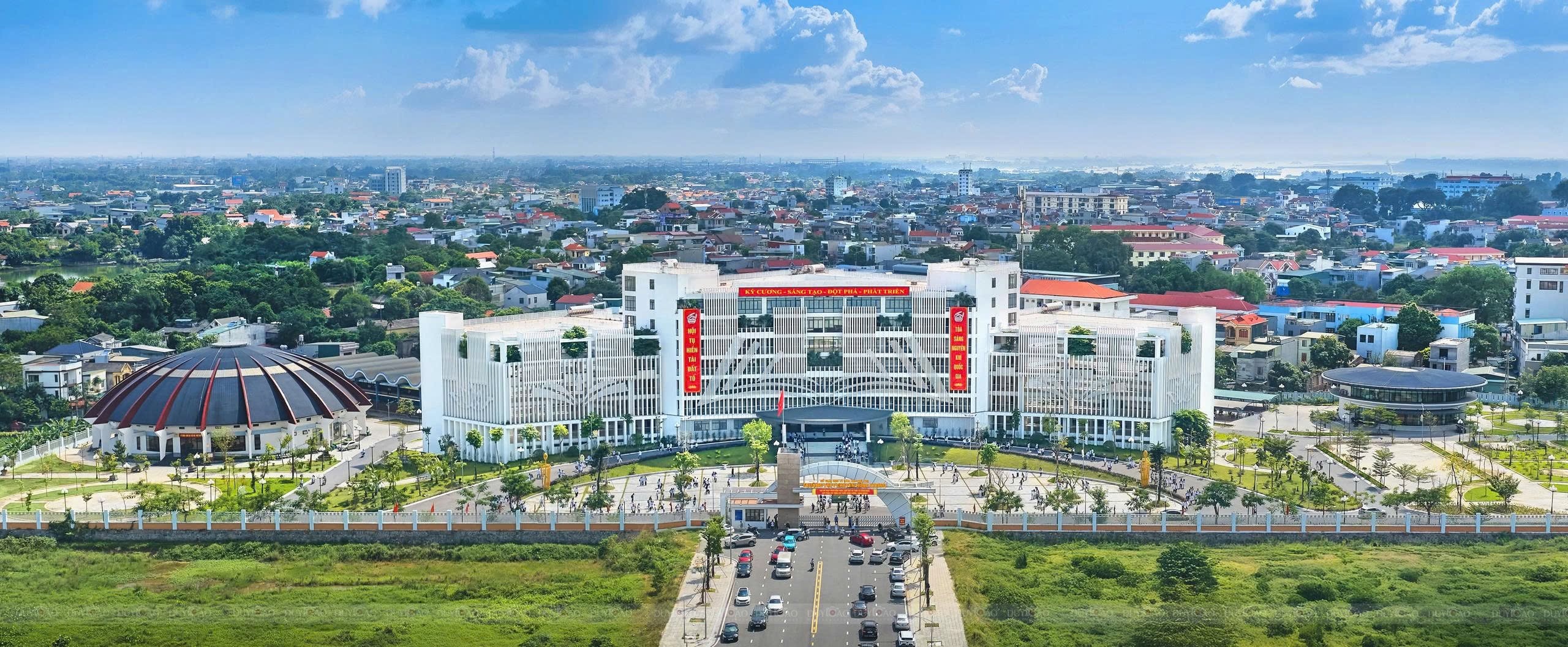 THPT chuy&ecirc;n ảnh 1