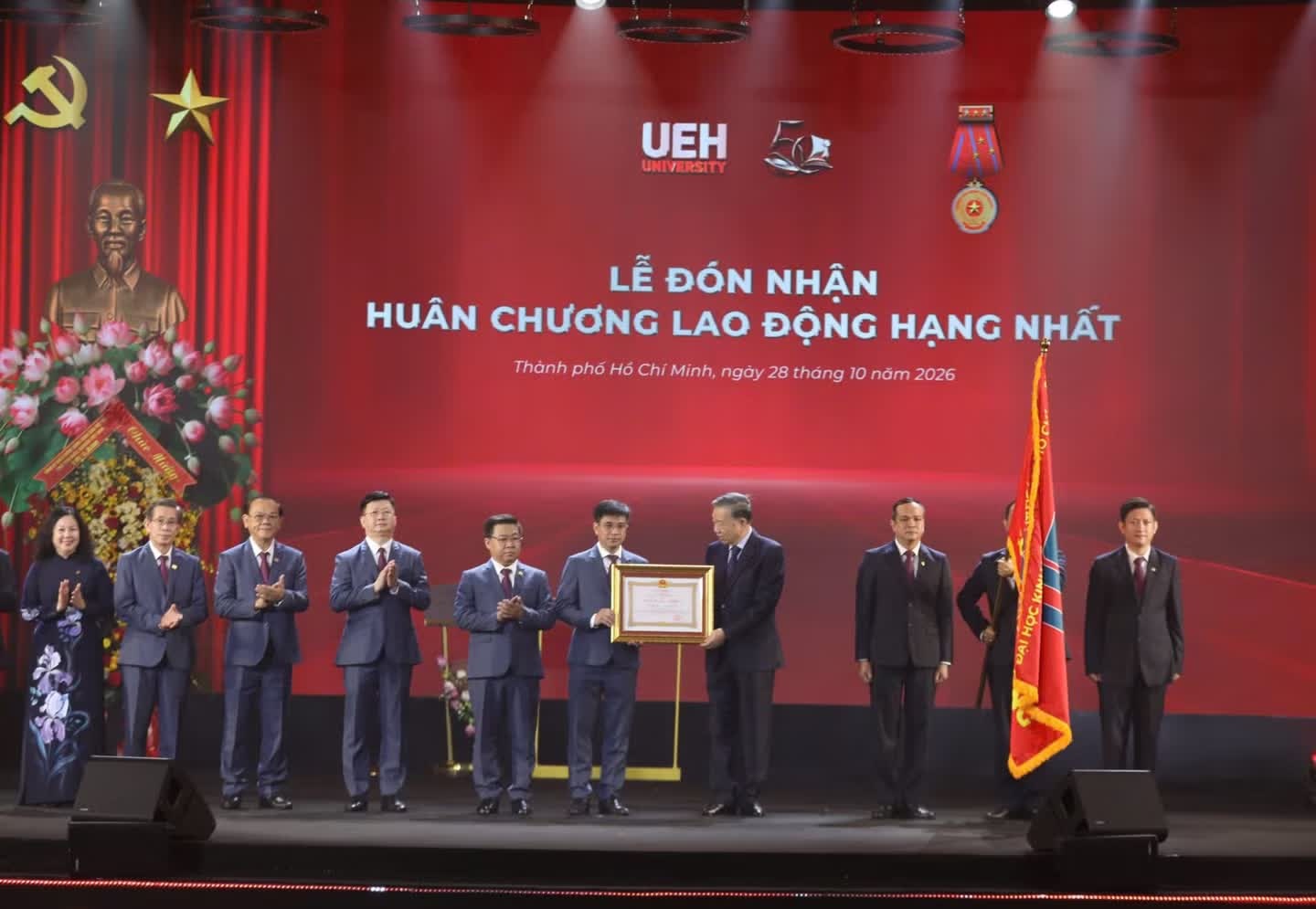 tổng b&iacute; thư ảnh 1