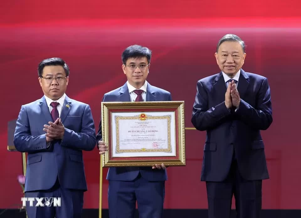 Tổng Bí thư, Chủ tịch nước dự kỷ niệm 50 năm ĐH Kinh tế TP.HCM