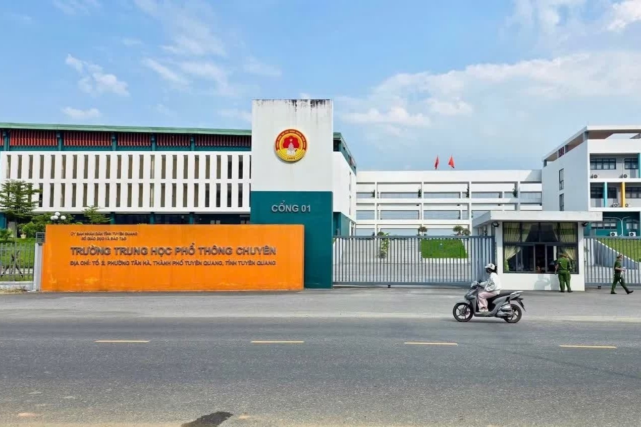 Tranh luận nóng việc Bộ GD&ĐT muốn ‘trộn’ học sinh thi tốt nghiệp