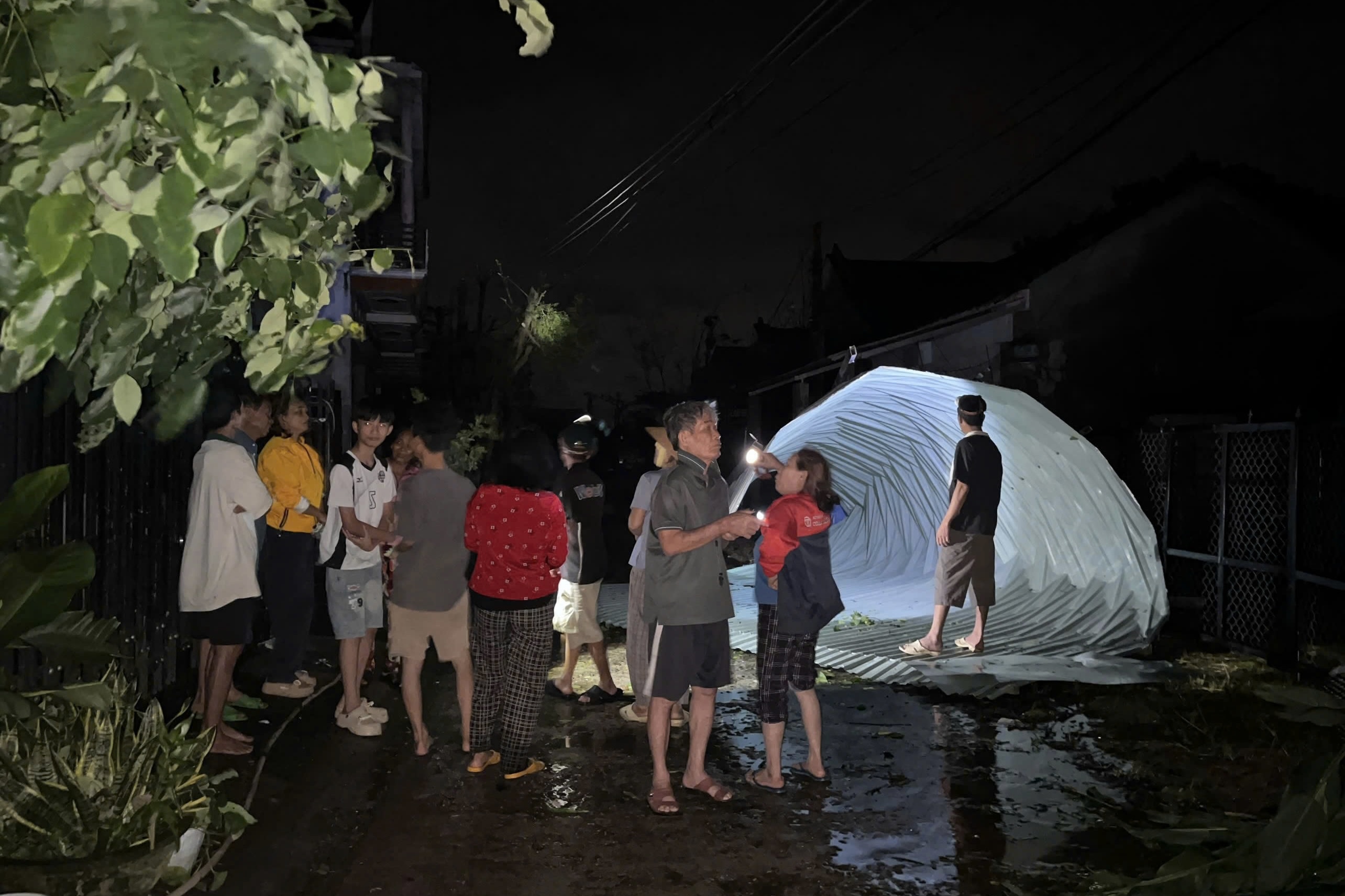 hoang tang sau bao anh 9