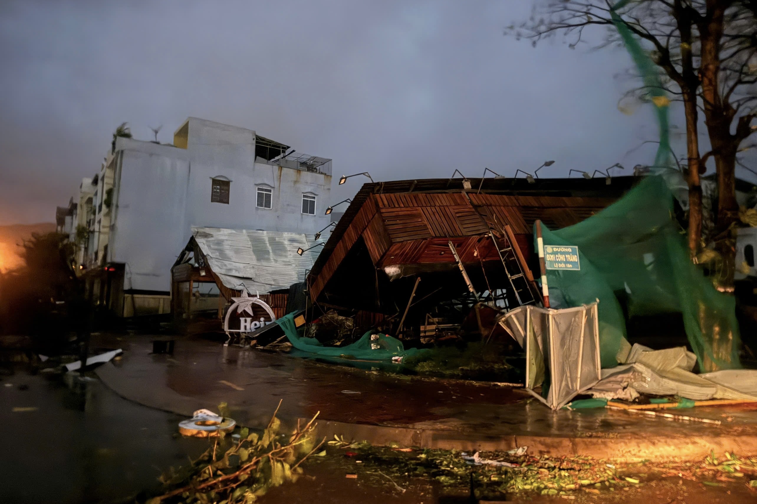 Canh hoang tan ngay sau khi bao so 13 Kalmaegi quet qua Gia Lai hinh anh