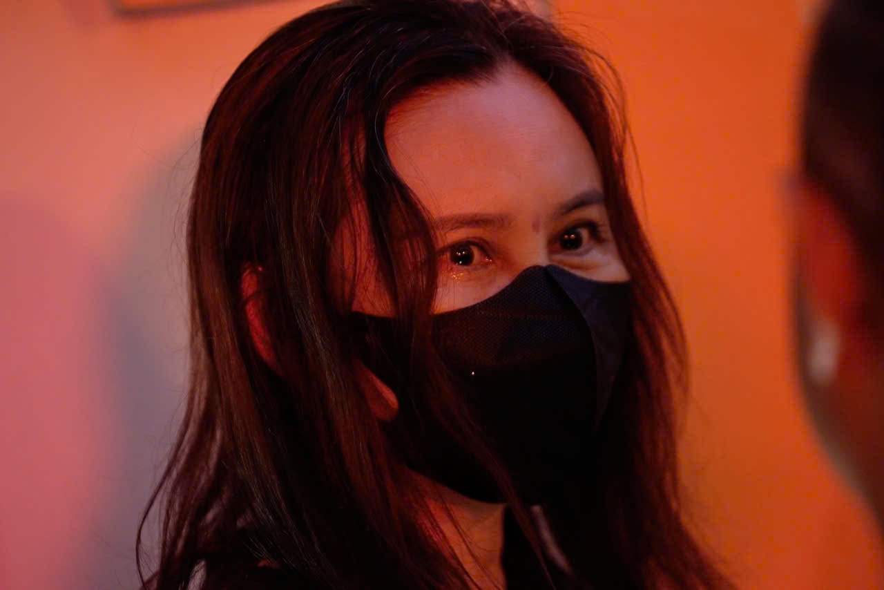 Me Thuy Tien khoc sau phien xet xu so tham hinh anh