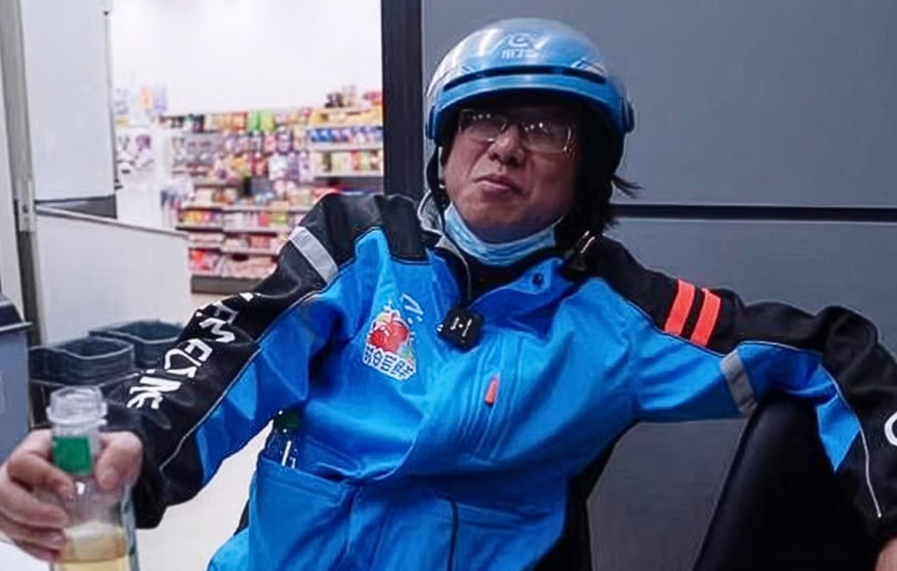 Vo TQ tieu xai xa xi 7 nam, chong vua mat viec luong cao da doi bo hinh anh