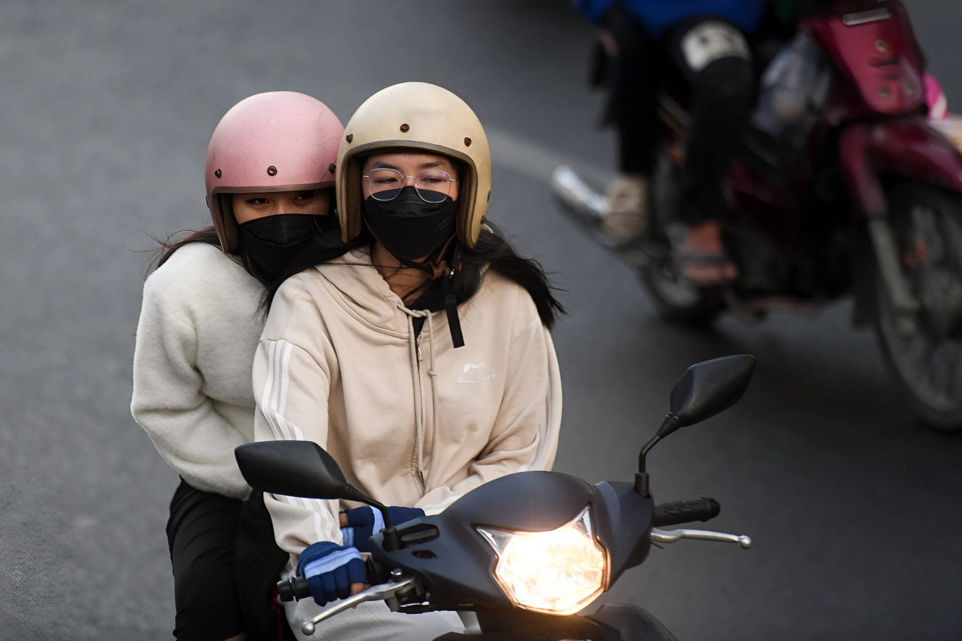 TP.HCM 19 do C, nhieu nguoi 'xin gia han thoi tiet nay toi Tet' hinh anh