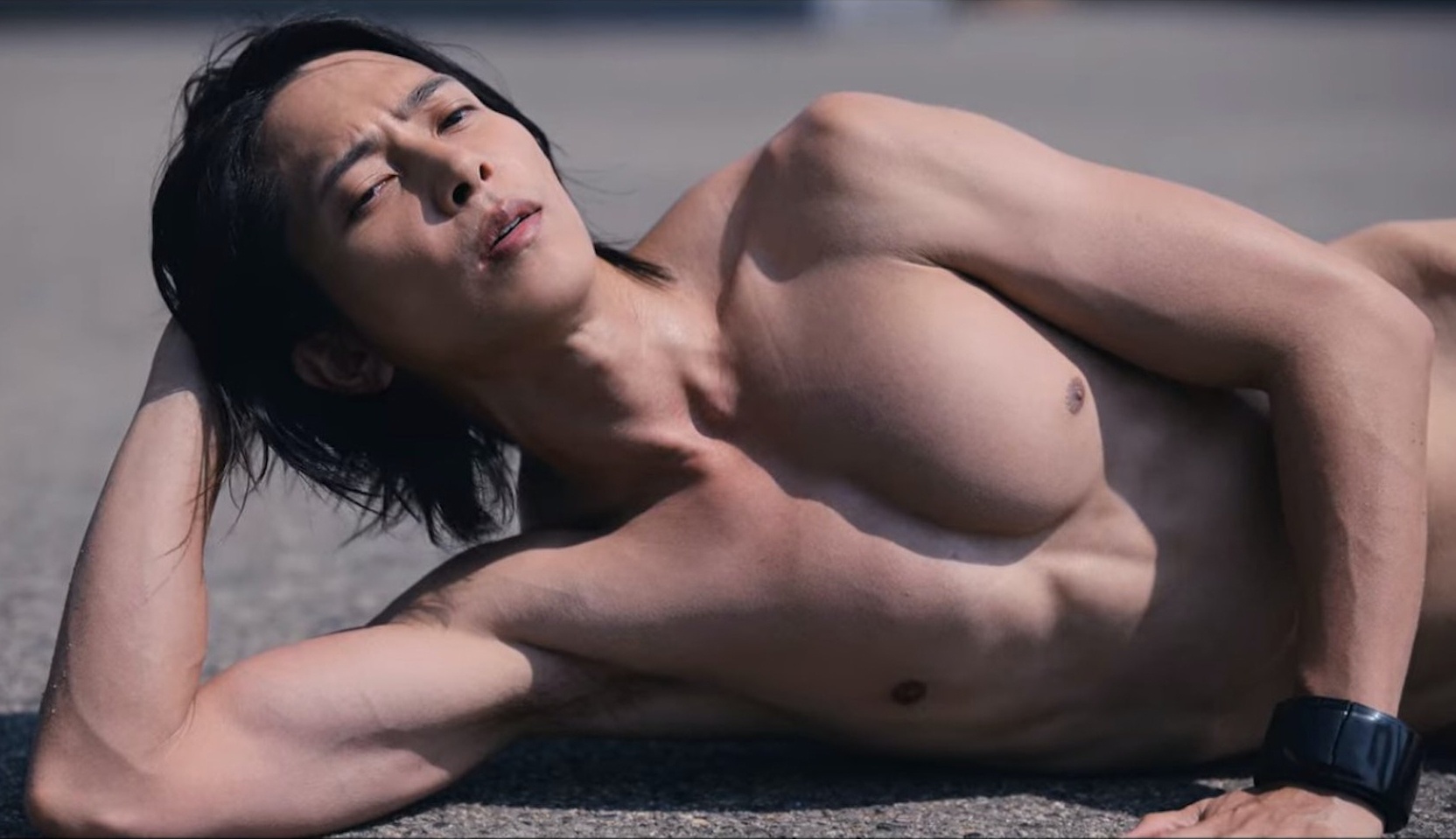 Khung hoang nam tinh o Nhat Ban hinh anh