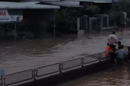 Lam Dong ngap lich su, thiet hai gan 90 ty dong hinh anh