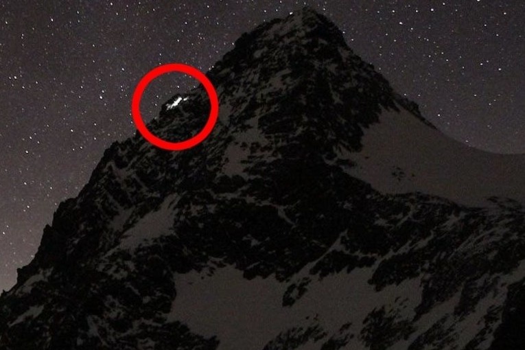 Co gai chet cong tren dinh nui cao nhat nuoc Ao, webcam ghi lai toi ac hinh anh