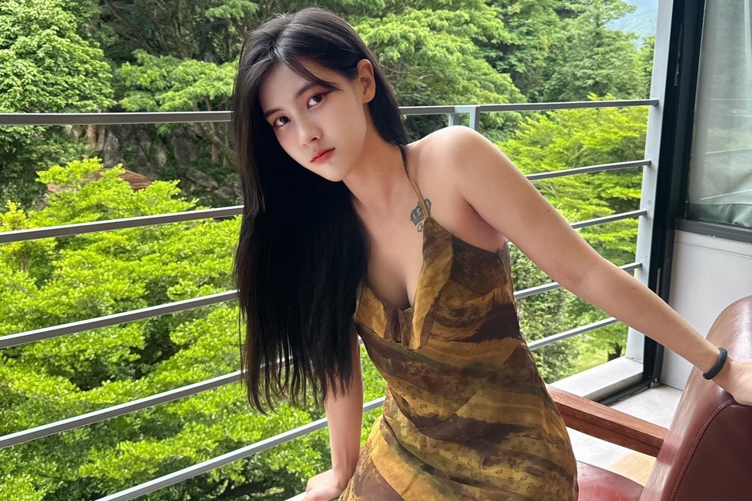 Hot girl Thai Lan cong khai men mo thu mon Tran Trung Kien hinh anh