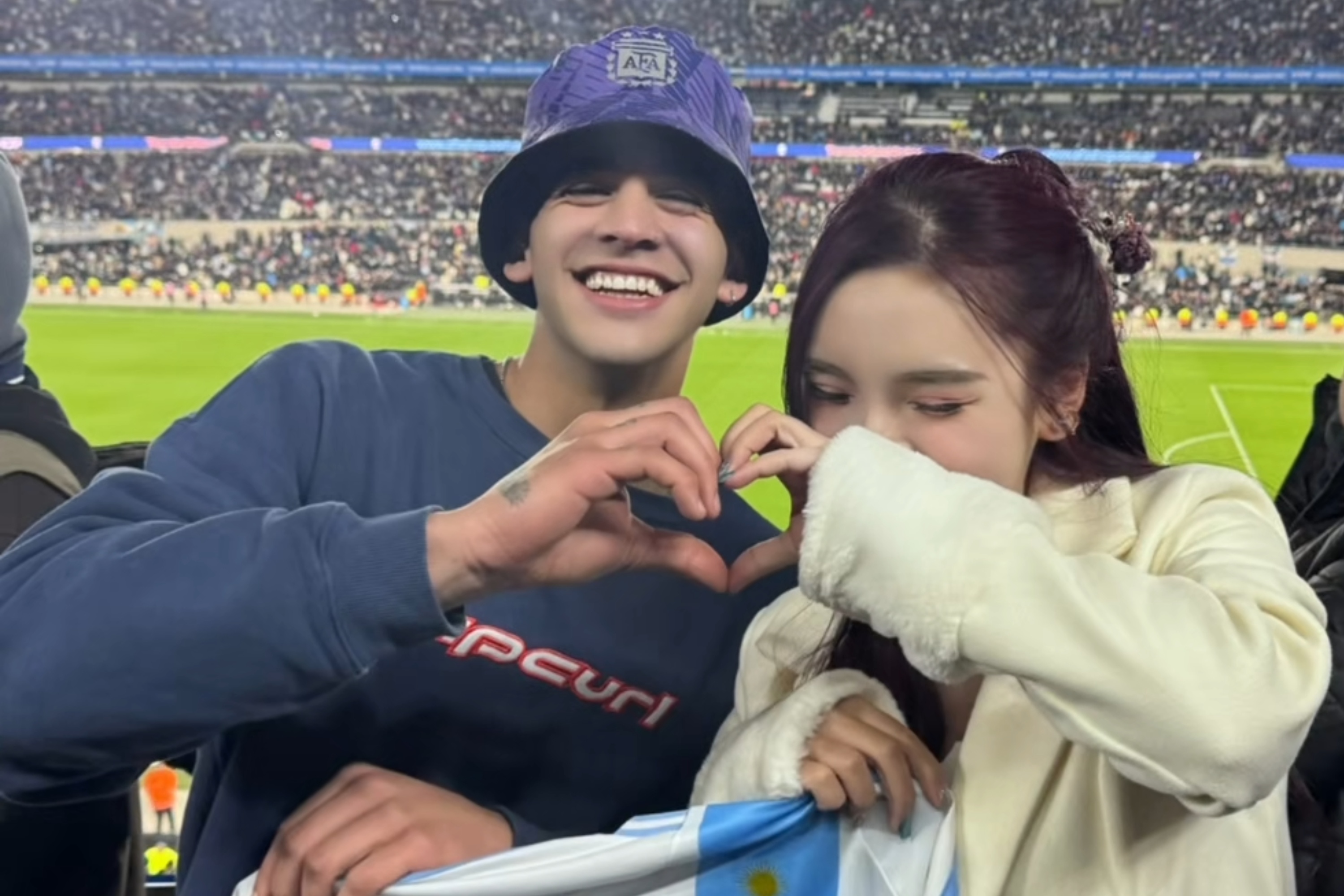 Co dong vien ho reo, 'day thuyen' co gai Viet voi trai dep Argentina hinh anh