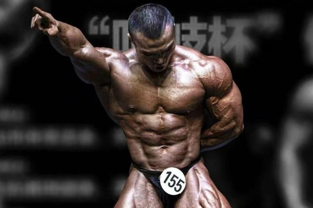 'Quai vat co bap' noi tieng nhat TQ dot tu tren duong den phong gym hinh anh