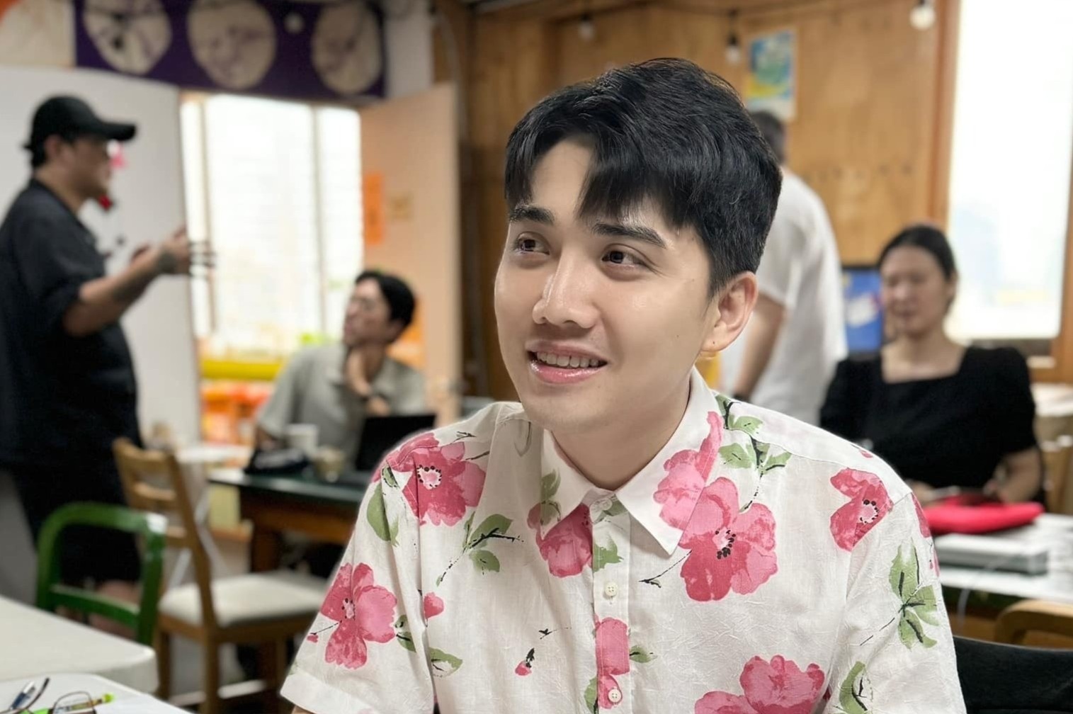 Chang trai Viet phai xin do an thua, chat vat de duoc dong phim Han hinh anh