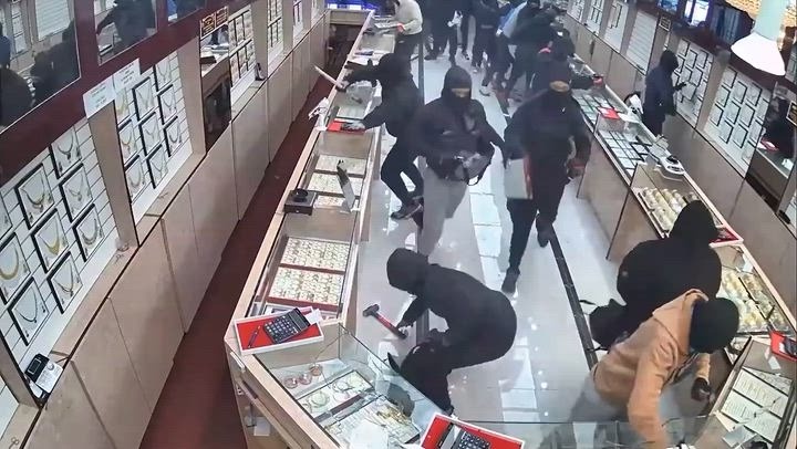 Cuop tiem trang suc trong 70 giay o My hinh anh