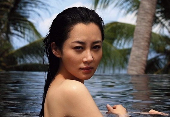 Vi sao ‘Thanh Co’ Hua Tinh tre dep nhung van co doc o tuoi 51? hinh anh