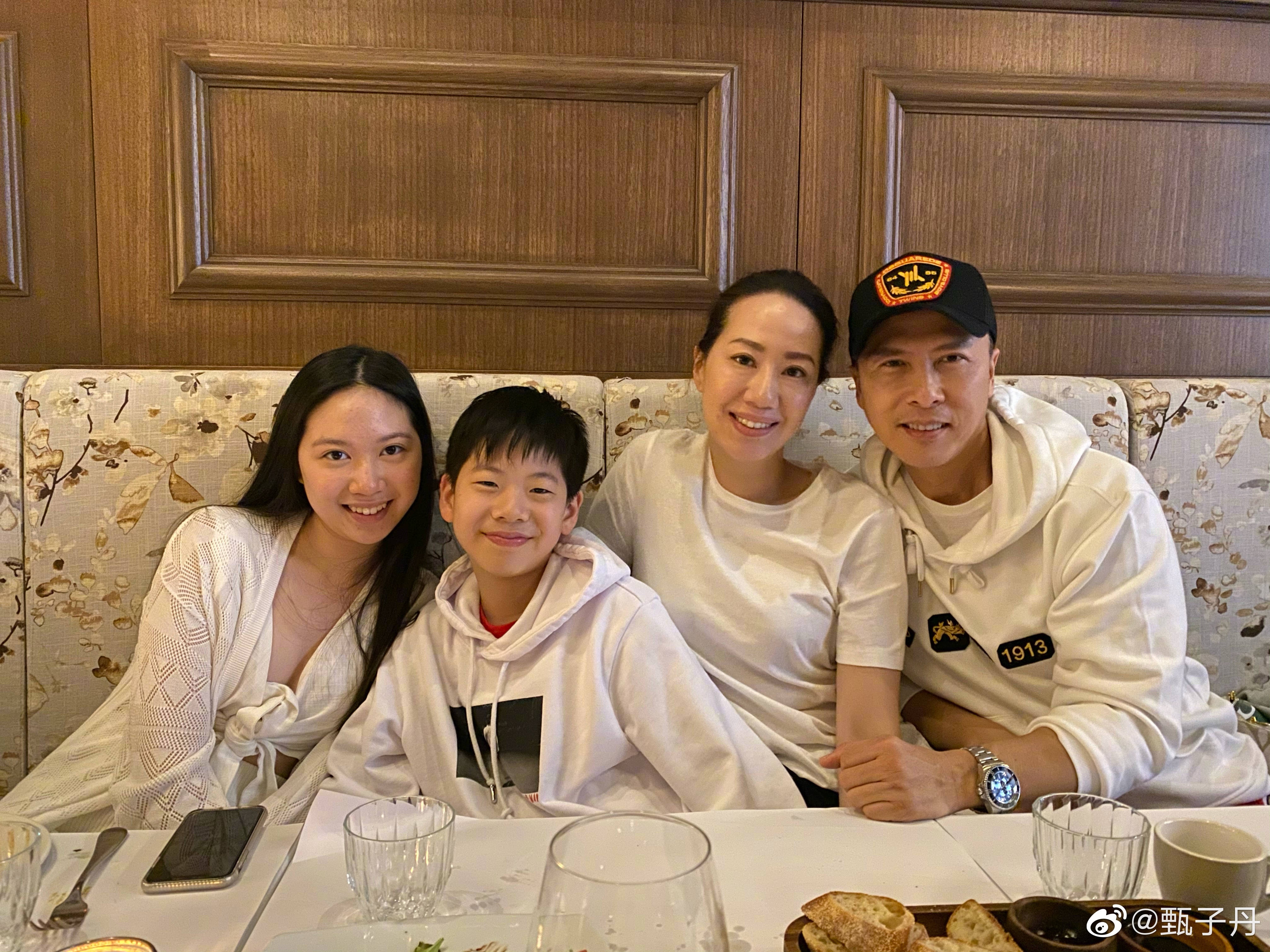 Nam dien vien tre trung,  phong do anh 3