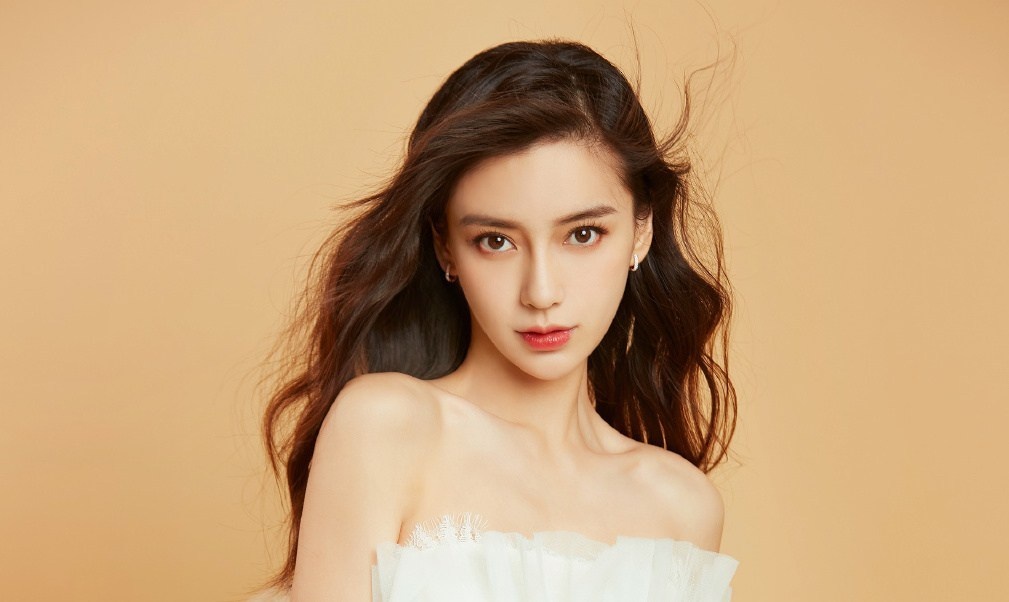Angelababy diễn dở, bình hoa di động ảnh 1 Angelababy dien do, binh hoa di dong anh 1