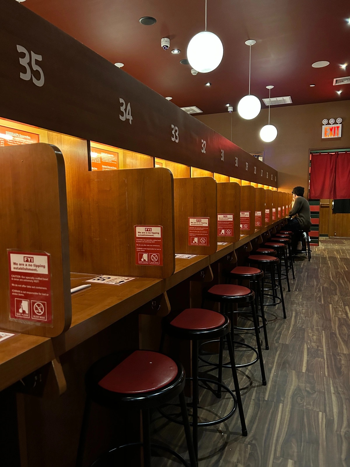 mo ban iPhone 14 anh 15