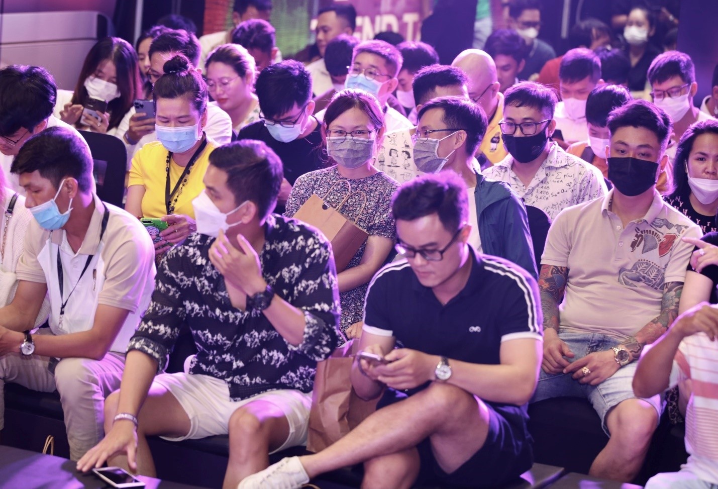 xep hang mua iPhone 14 anh 1