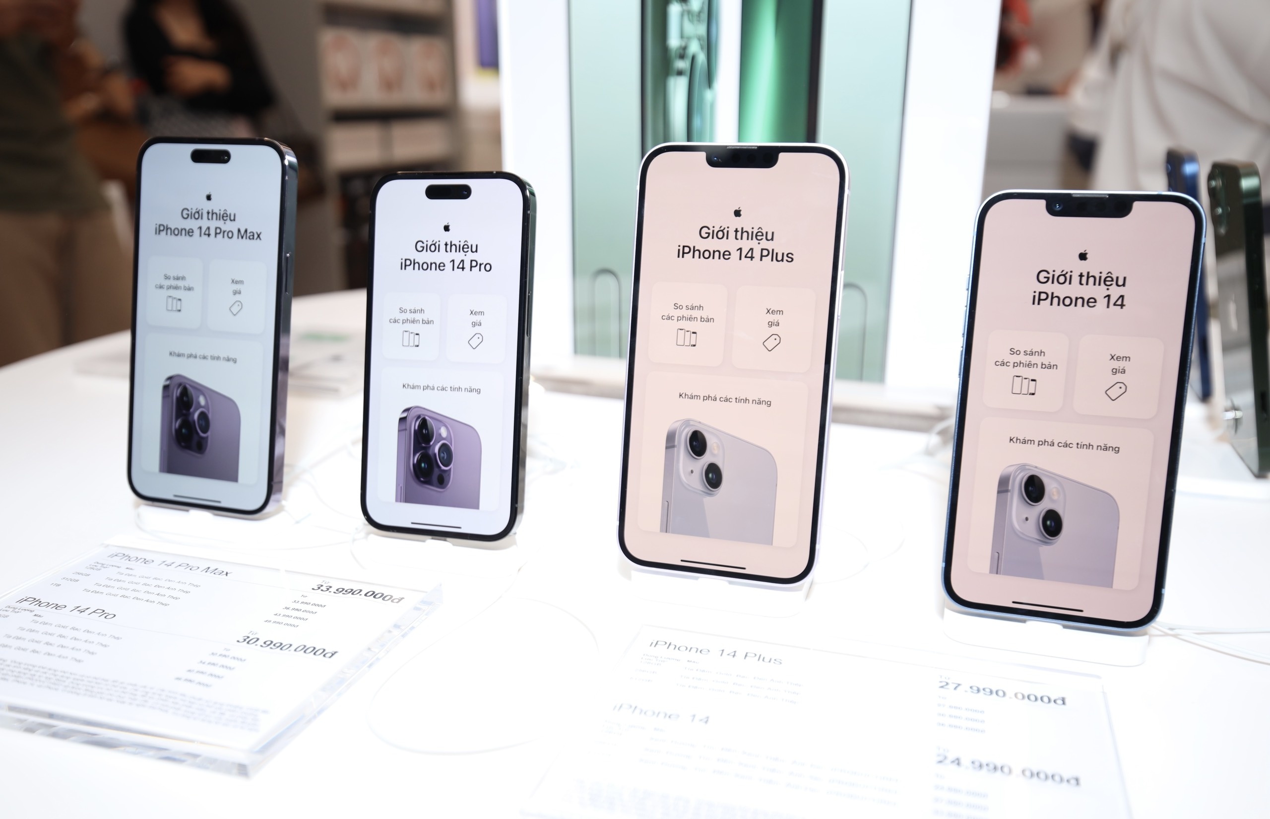 Hinh anh iPhone 14 va cac phu kien di kem tai dai ly uy quyen Apple hinh anh