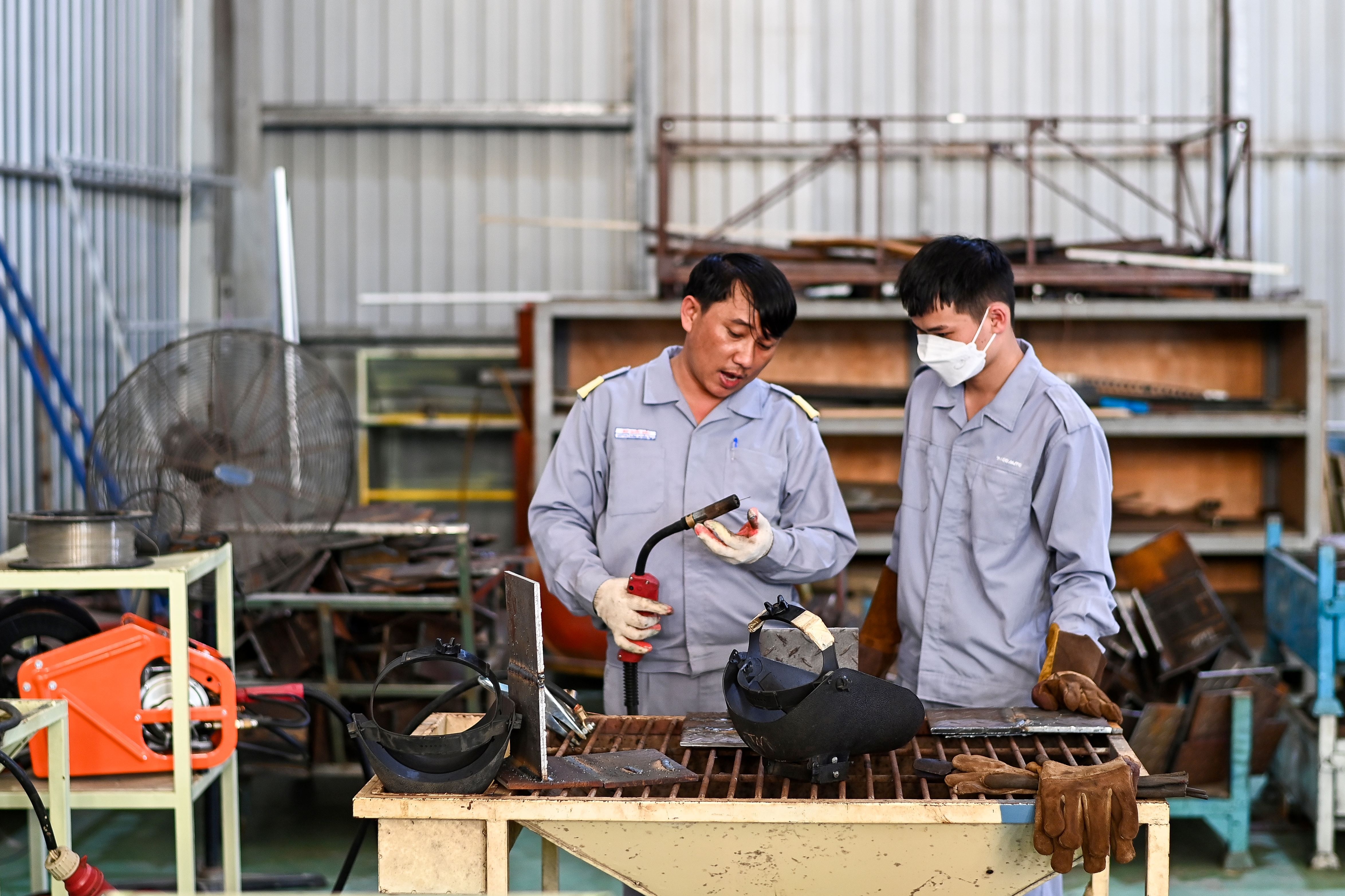 hoc co khi o dau anh 4