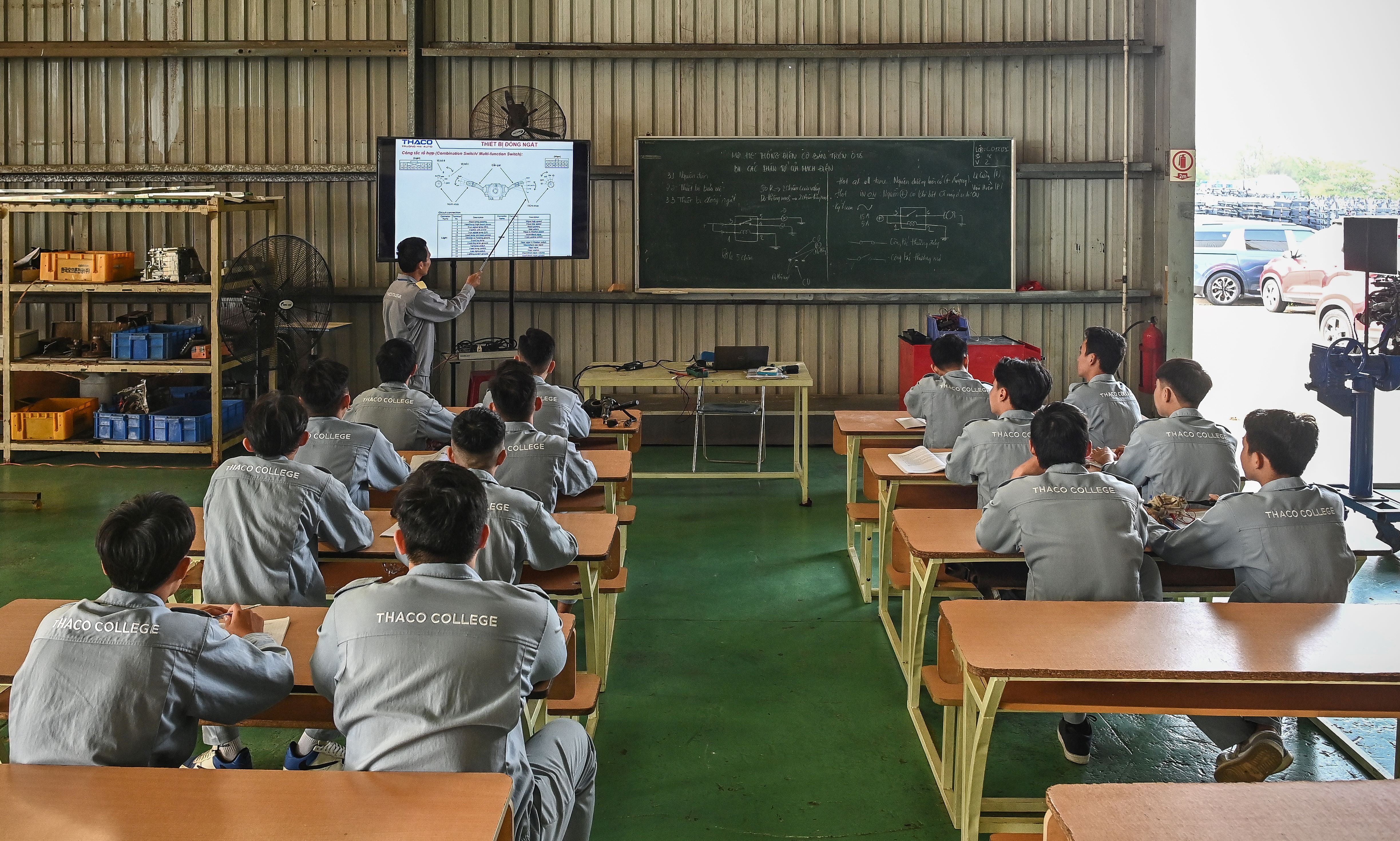 hoc co khi o dau anh 3