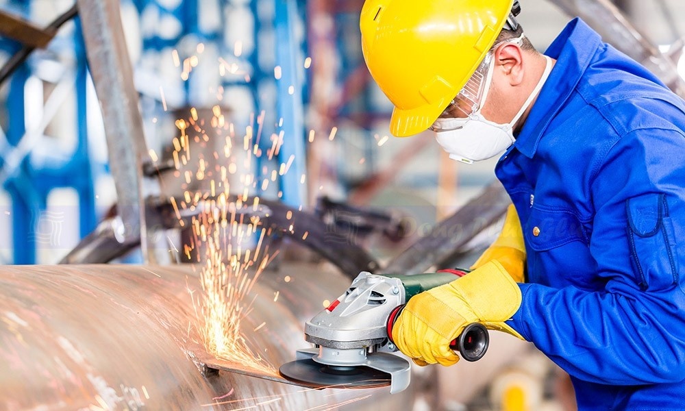 San xuat suy yeu khap toan cau hinh anh