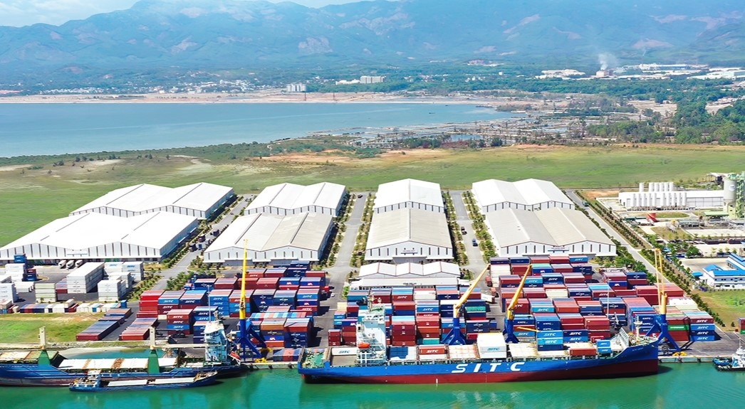 quang nam cum cong nghiep anh 2