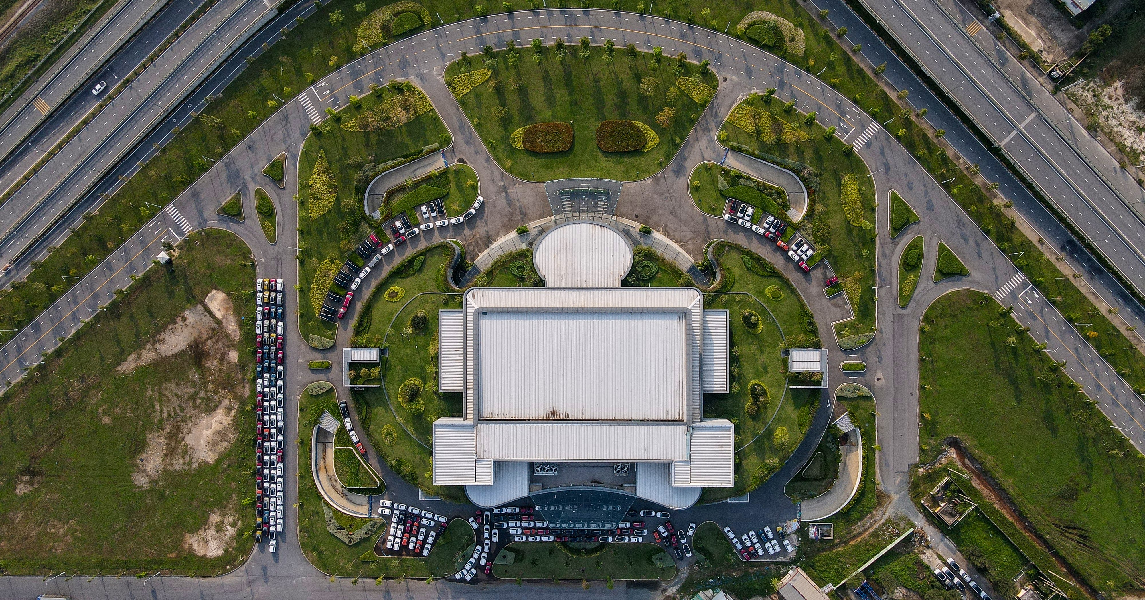 Nha may thong minh, giai phap gia tang nang suat nganh co khi hinh anh