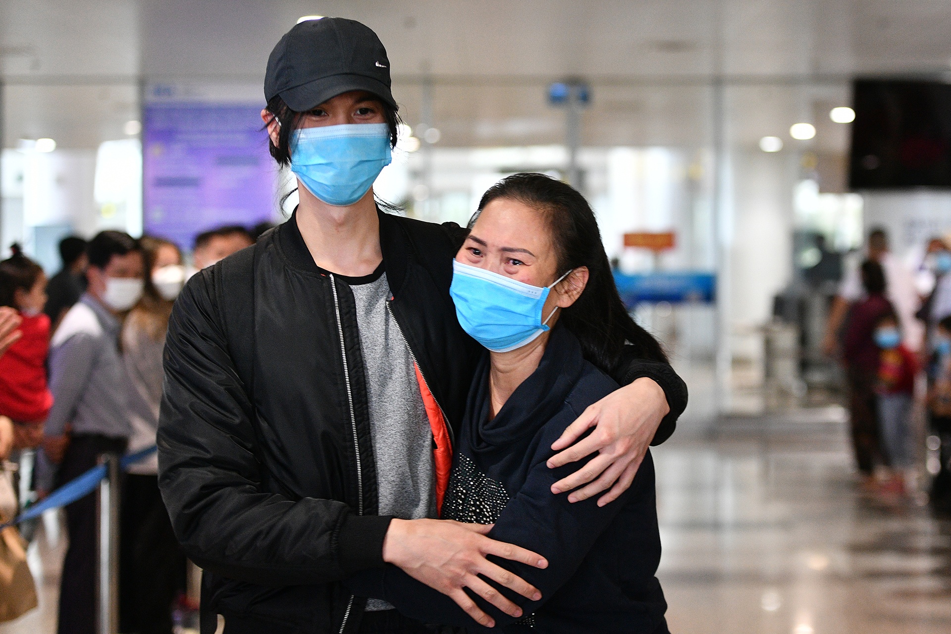 kiều bào Ukraine về nước ảnh 1 kieu bao Ukraine ve nuoc anh 1