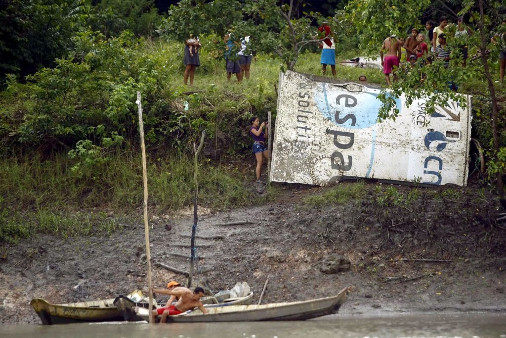 Vat the tu vu tru tung roi xuong nhung noi kho ngo nhat tren Trai Dat hinh anh