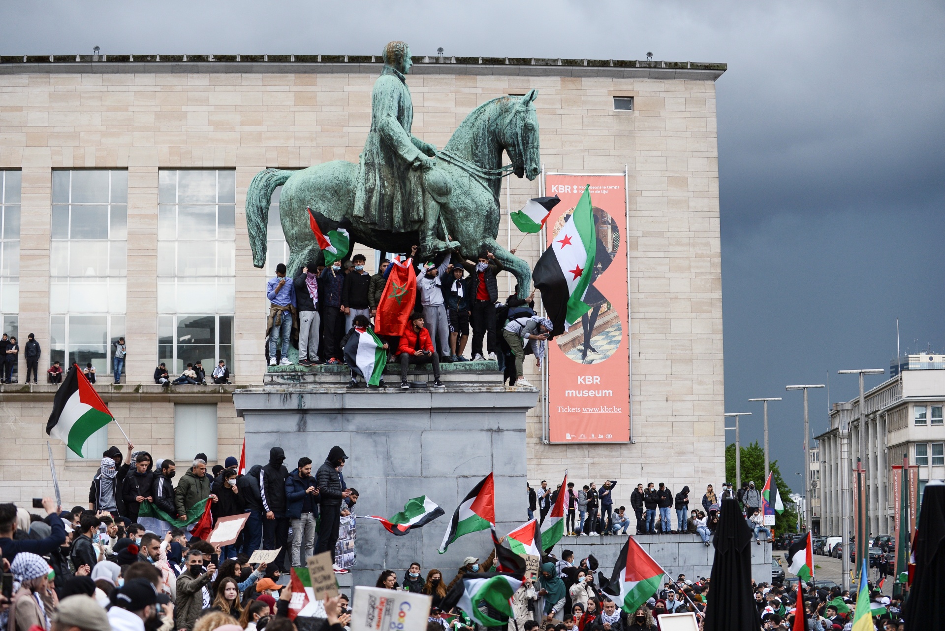Bieu tinh ung ho Palestine no ra tu Tehran den New York hinh anh