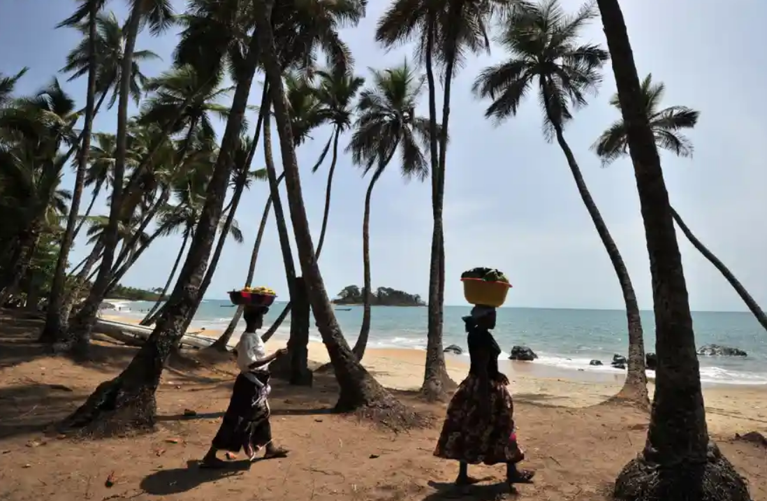 Hung chi trich vi 'ban' dat cho Trung Quoc xay cang hinh anh