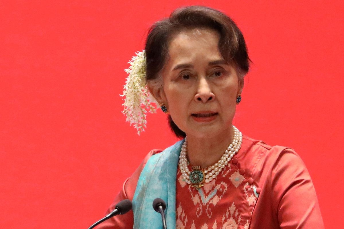 Dang cua ba Aung San Suu Kyi bi giai tan hinh anh