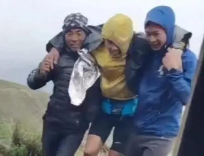 Nguoi chan cuu cuu mang 6 van dong vien trong giai chay ‘tu than’ hinh anh