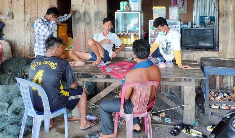 Bat chap phong toa, con bac tai Campuchia van lap soi hinh anh