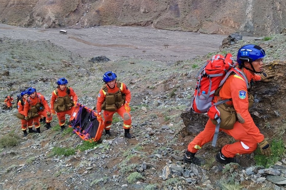 Bi thu huyen tu tu sau cuoc thi marathon khien 21 nguoi chet hinh anh