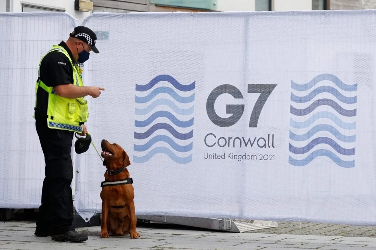 Canh sat bao ve Hoi nghi Thuong dinh G7 mac Covid-19 hinh anh