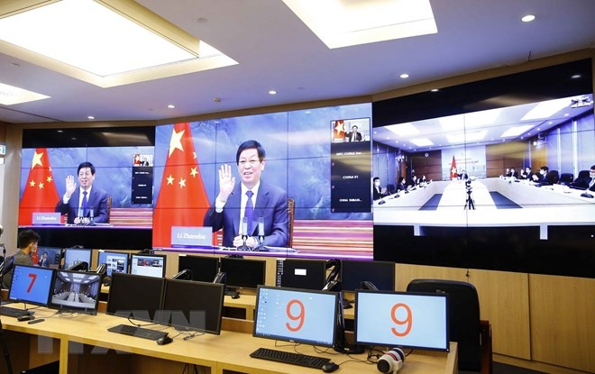 Chu tich quoc hoi anh 2