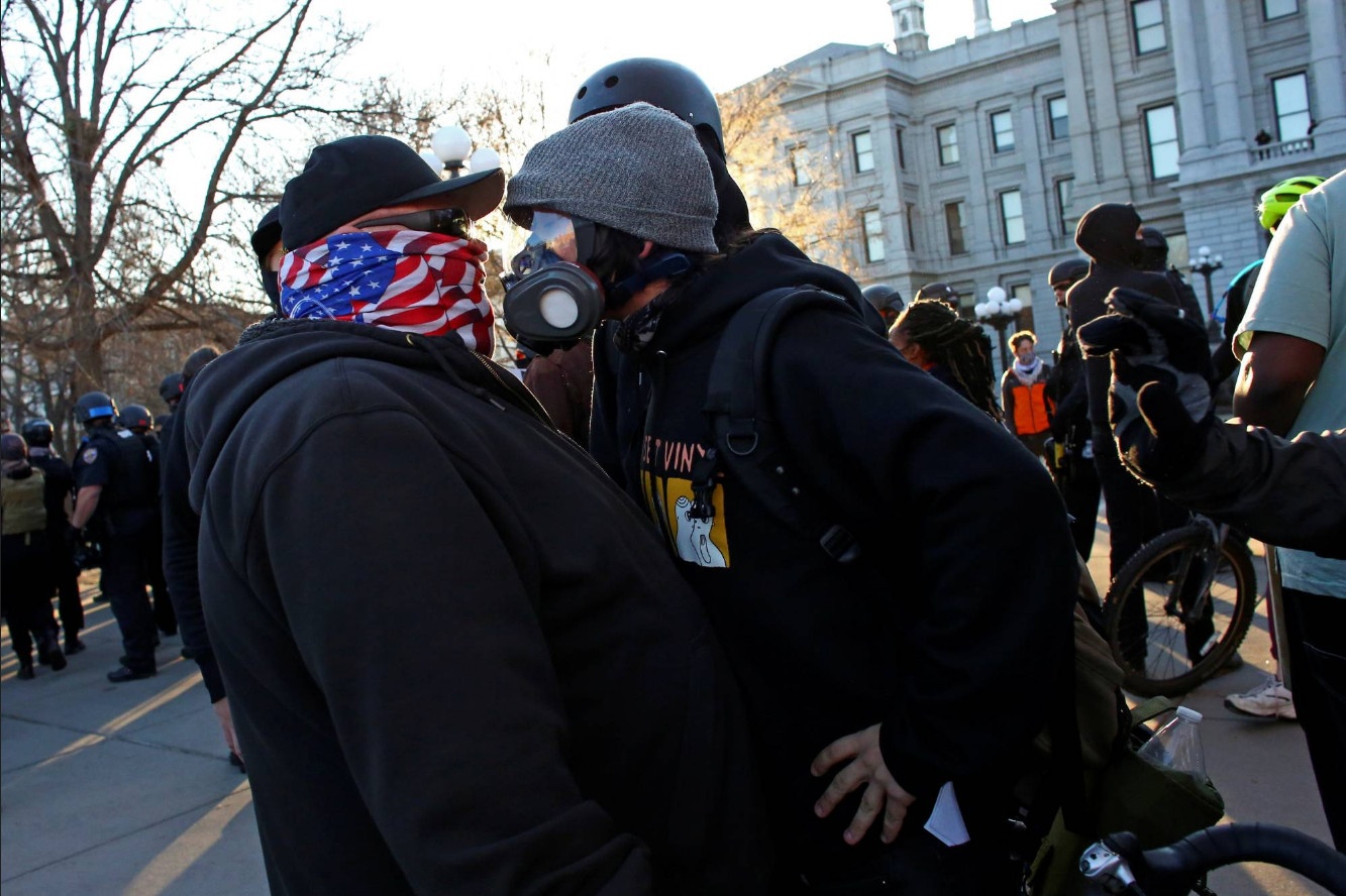 Dai dich chia tach nuoc My thanh hai the gioi hinh anh