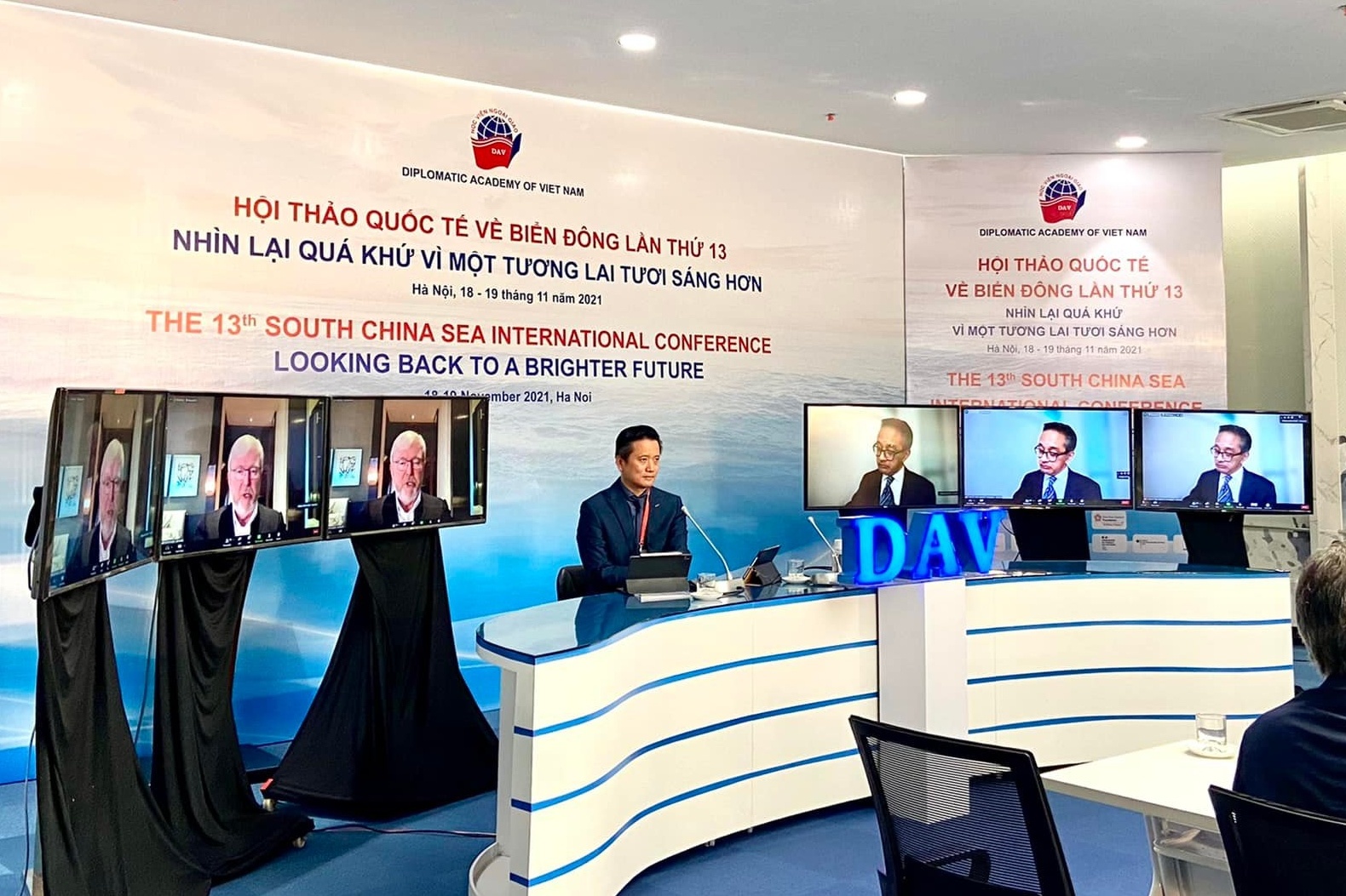 Chuyen gia Trung Quoc bi phan bac tai hoi thao Bien Dong hinh anh