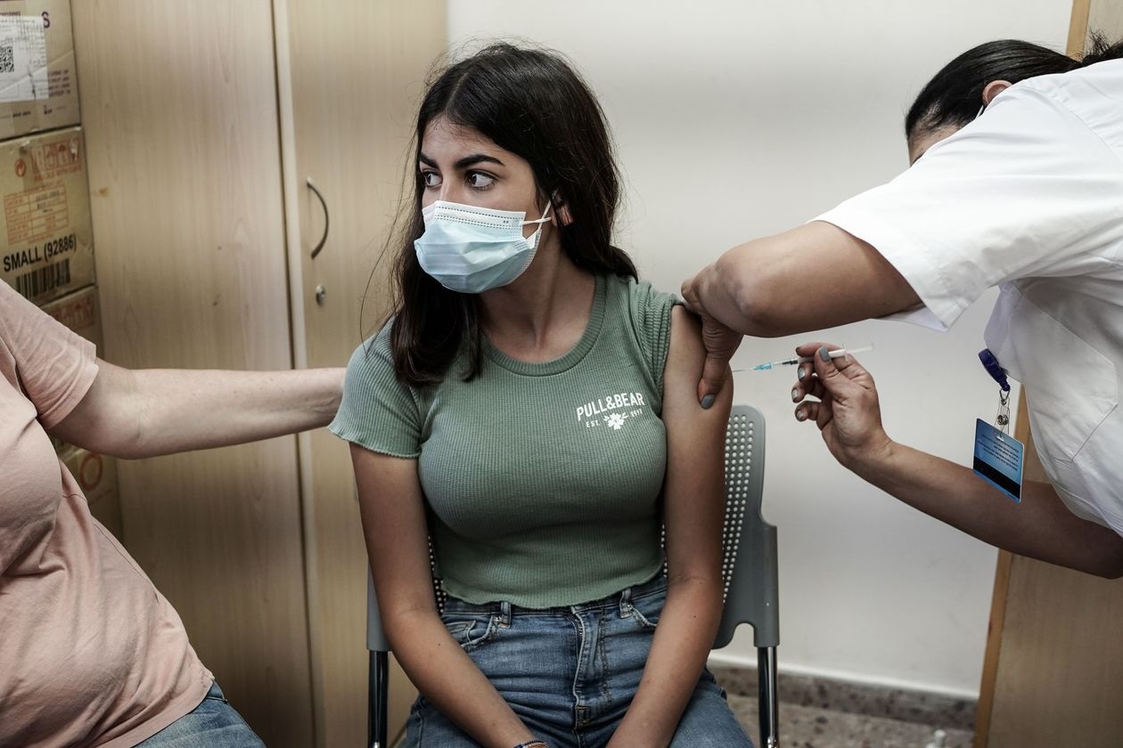 Israel co the phai huy gan 800.000 lieu vaccine Pfizer hinh anh