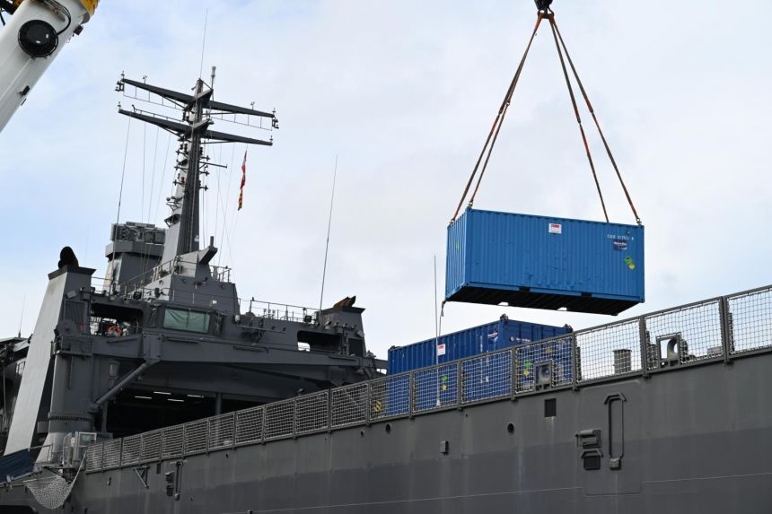 Singapore dieu tau hai quan mang oxy toi ho tro Indonesia hinh anh