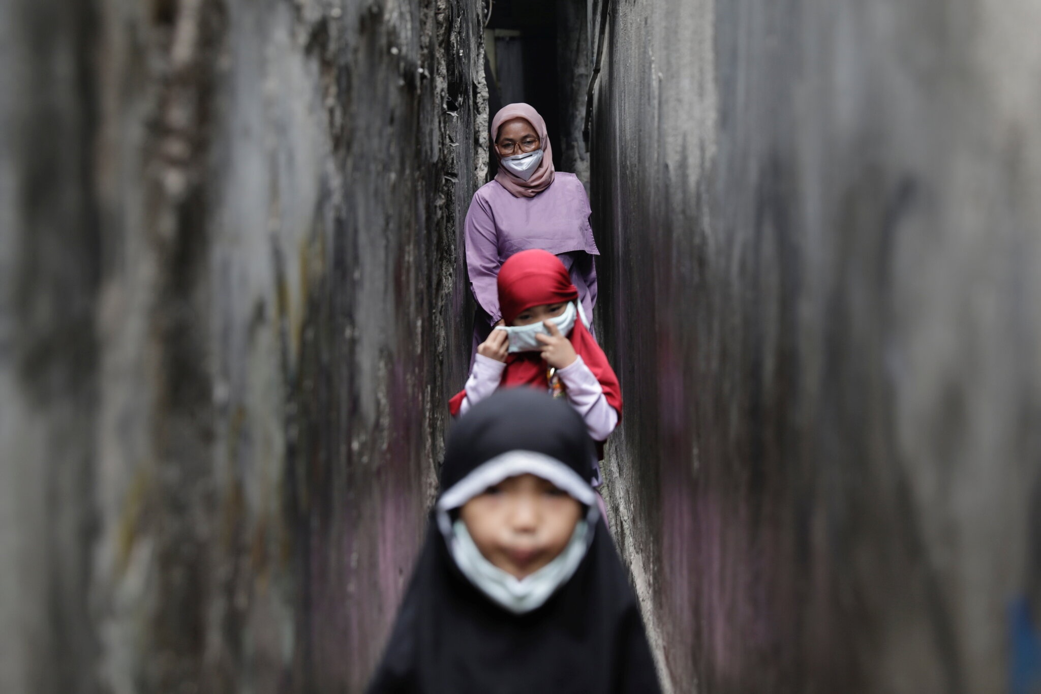 Vi sao ty le tre em tu vong vi Covid-19 o Indonesia cao nhat the gioi? hinh anh