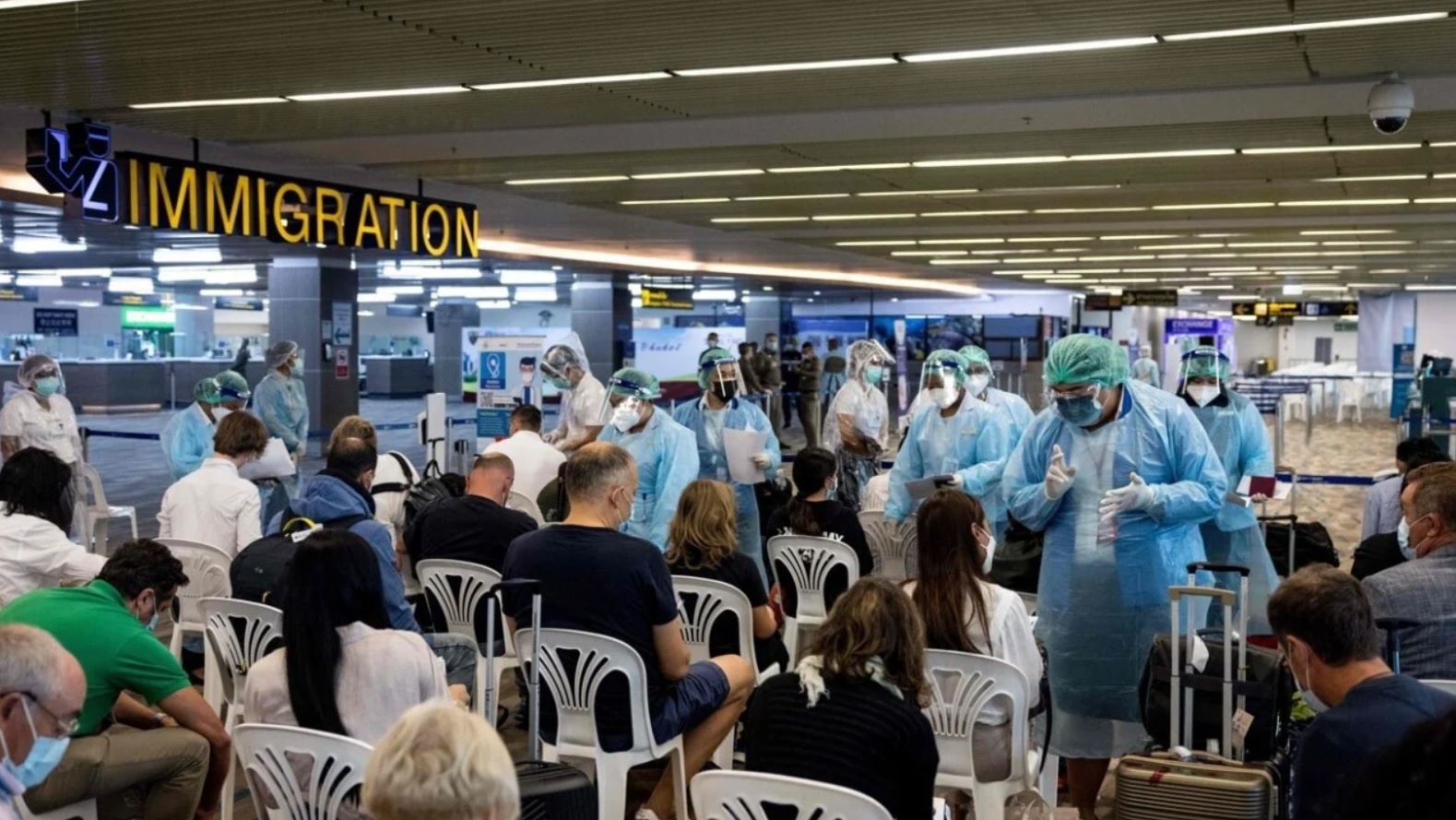 Thong doc Phuket bat ngo thua nhan khung hoang Covid-19 tren dao hinh anh