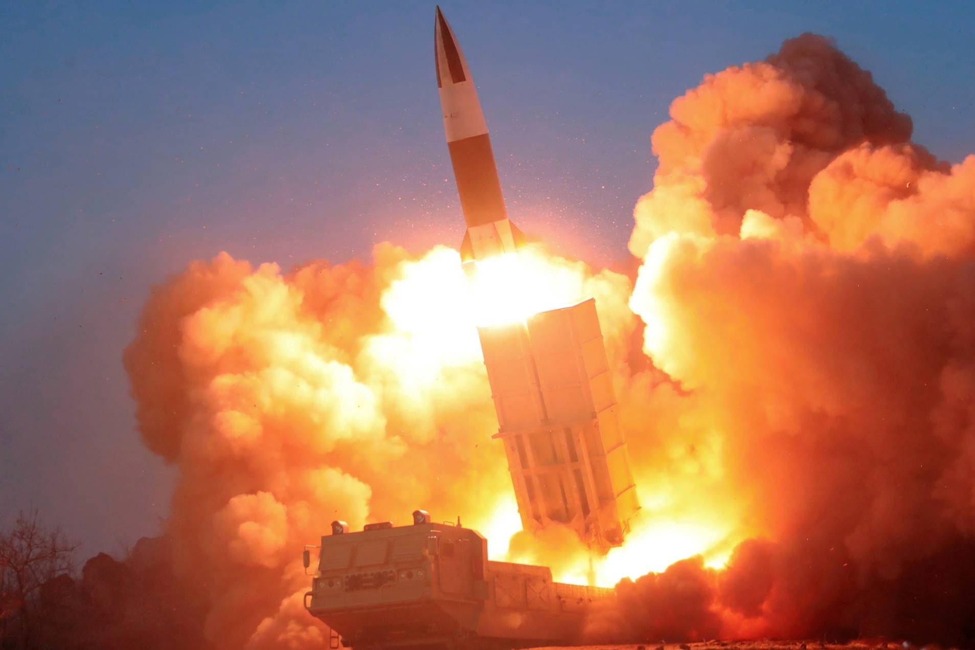 Trieu Tien ban vat the la ra bien lan dau tien trong nam 2022 hinh anh