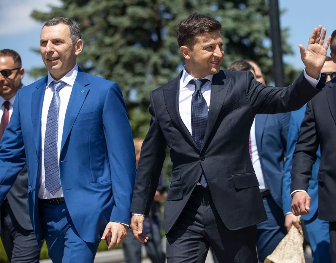 Xe cho co van tong thong Ukraine bi na dan hinh anh