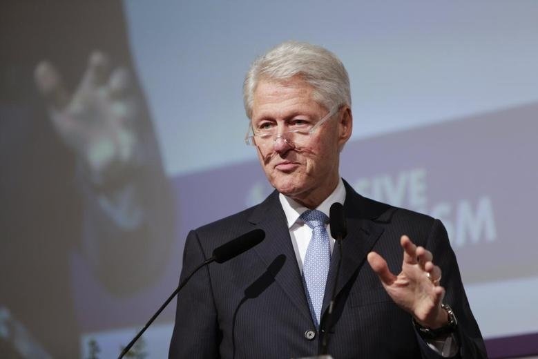 Cuu Tong thong Bill Clinton nhap vien hinh anh