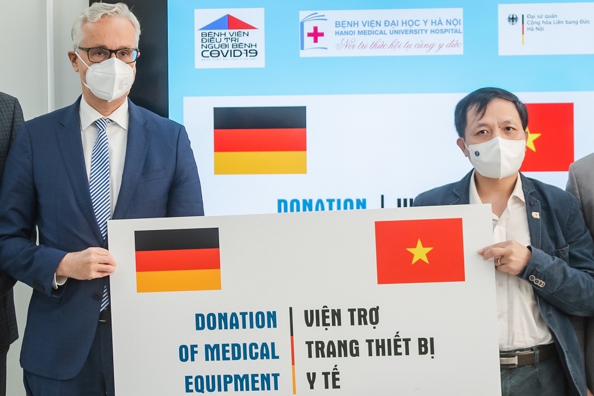 Duc tang Viet Nam loat may moc y te tri gia khoang 21 ty dong hinh anh