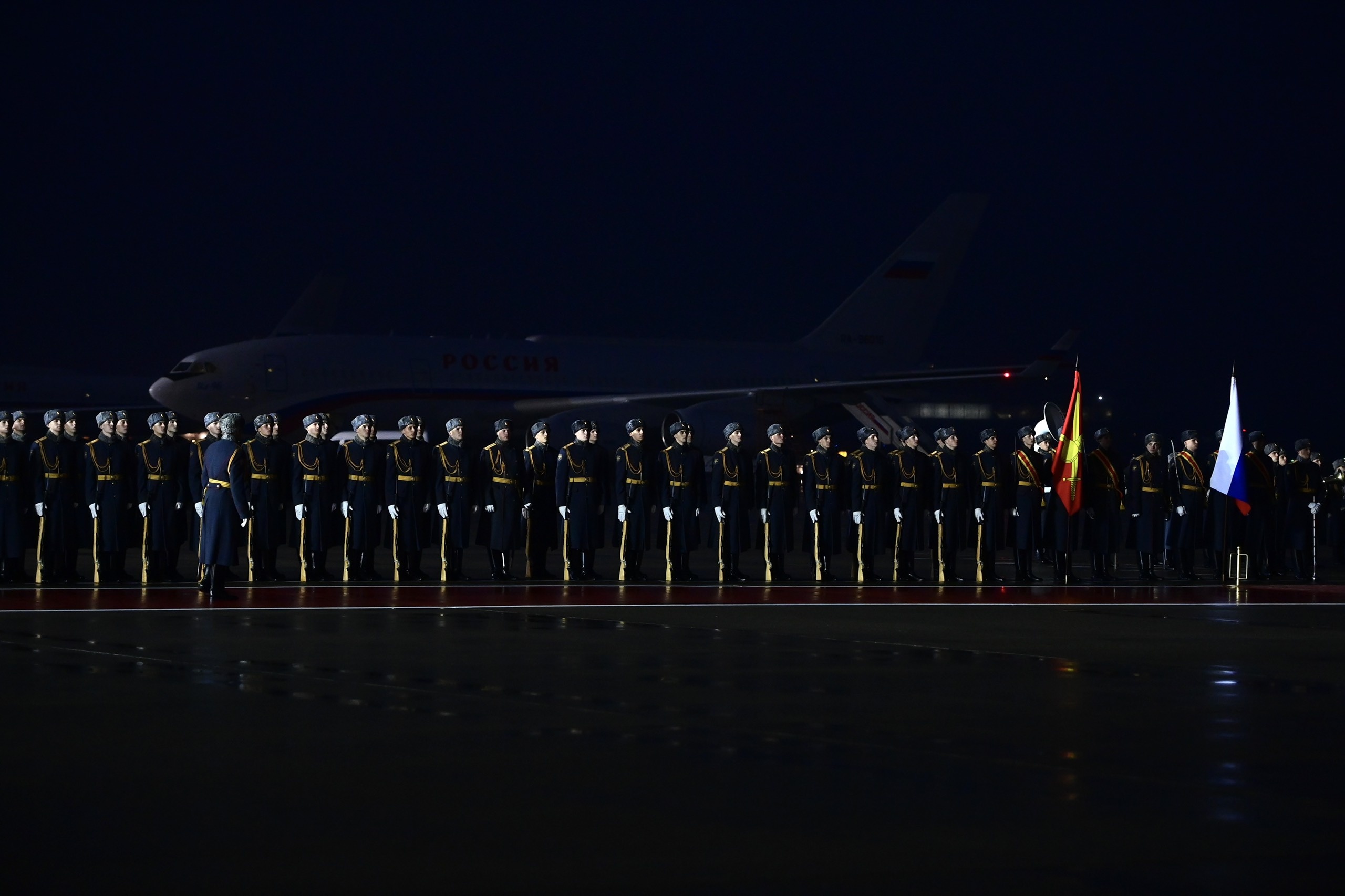 Chu tich nuoc Nguyen Xuan Phuc,  Chu tich nuoc cong du,  Nga - Thuy Si anh 13