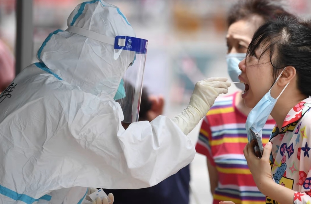 Trung Quoc co ca mac bien chung Omicron thu hai hinh anh